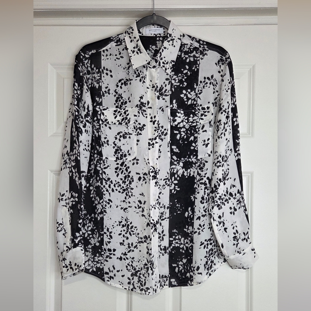 Equipment Black & White Floral Print Signature Silk Button Down Blouse - Size S